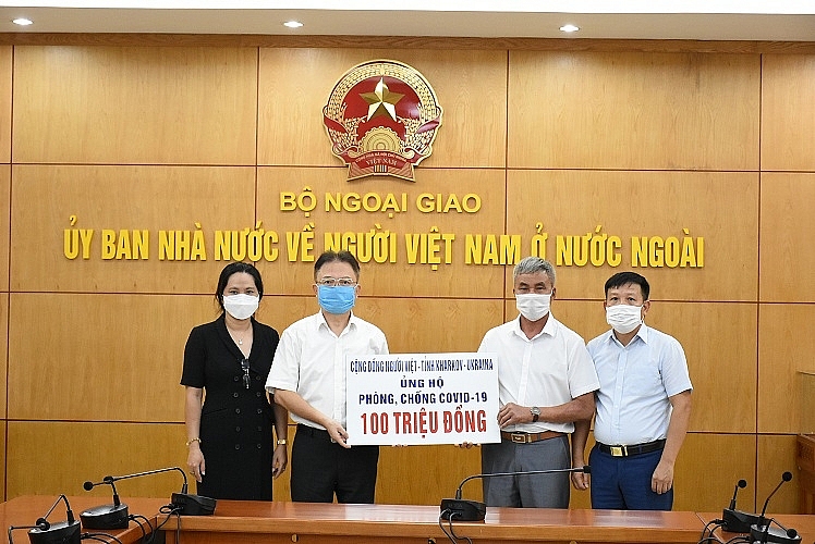Overseas Vietnamese in Ukraine’s Kharkov support COVID-19 fight at home